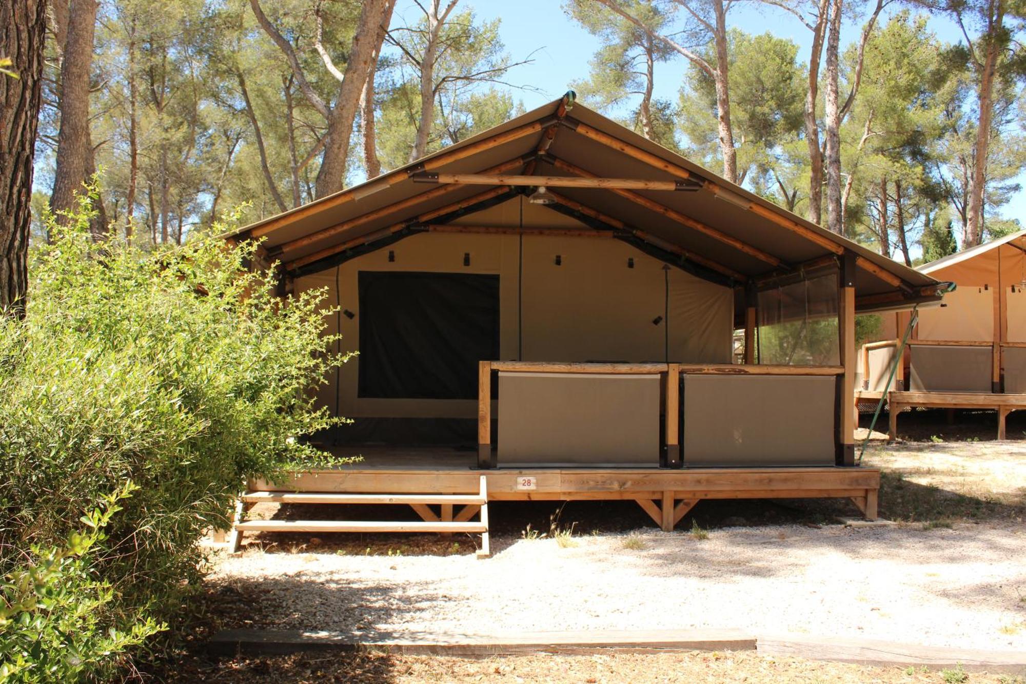 אובן Camping Du Garlaban מראה חיצוני תמונה