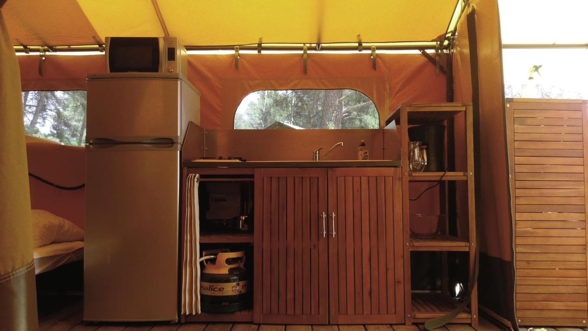אובן Camping Du Garlaban מראה חיצוני תמונה