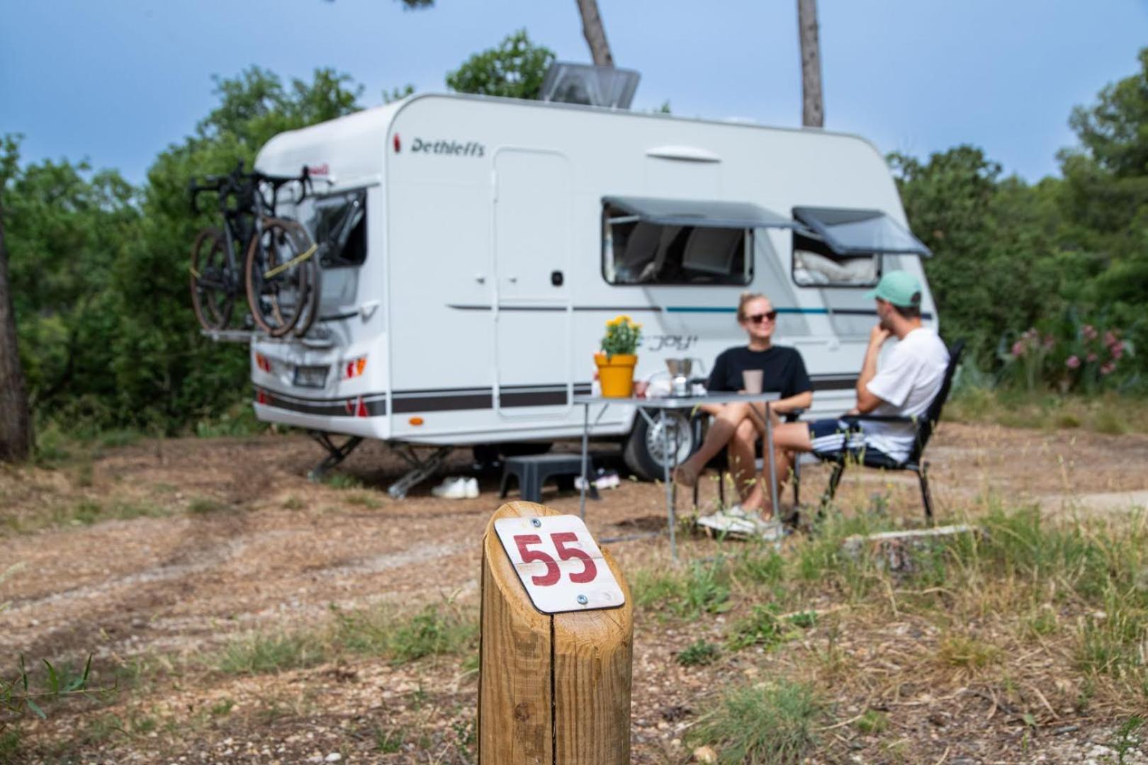 אובן Camping Du Garlaban חדר תמונה