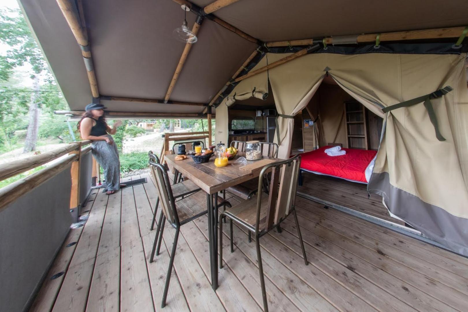 אובן Camping Du Garlaban חדר תמונה