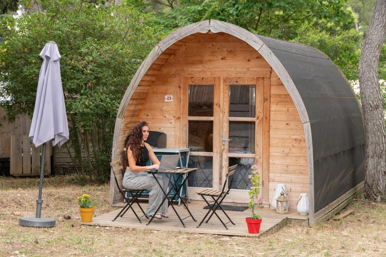 אובן Camping Du Garlaban מראה חיצוני תמונה