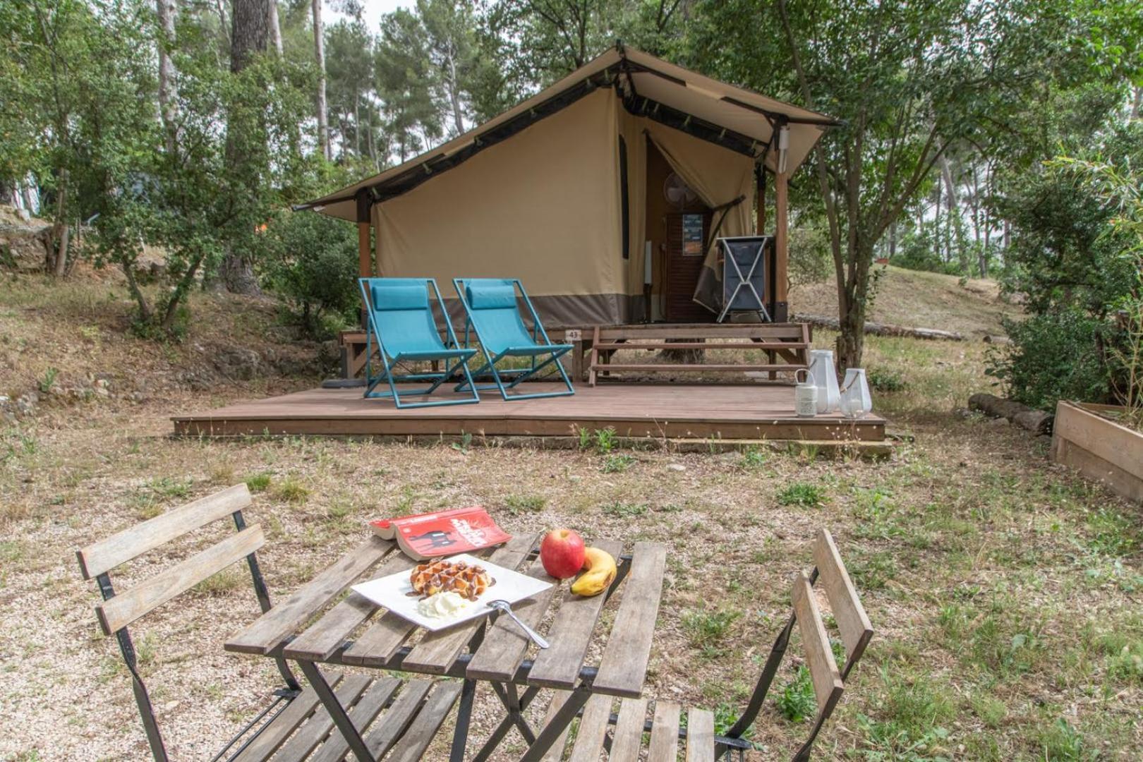 אובן Camping Du Garlaban מראה חיצוני תמונה